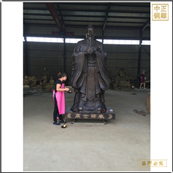 學?？鬃咏虒W雕塑